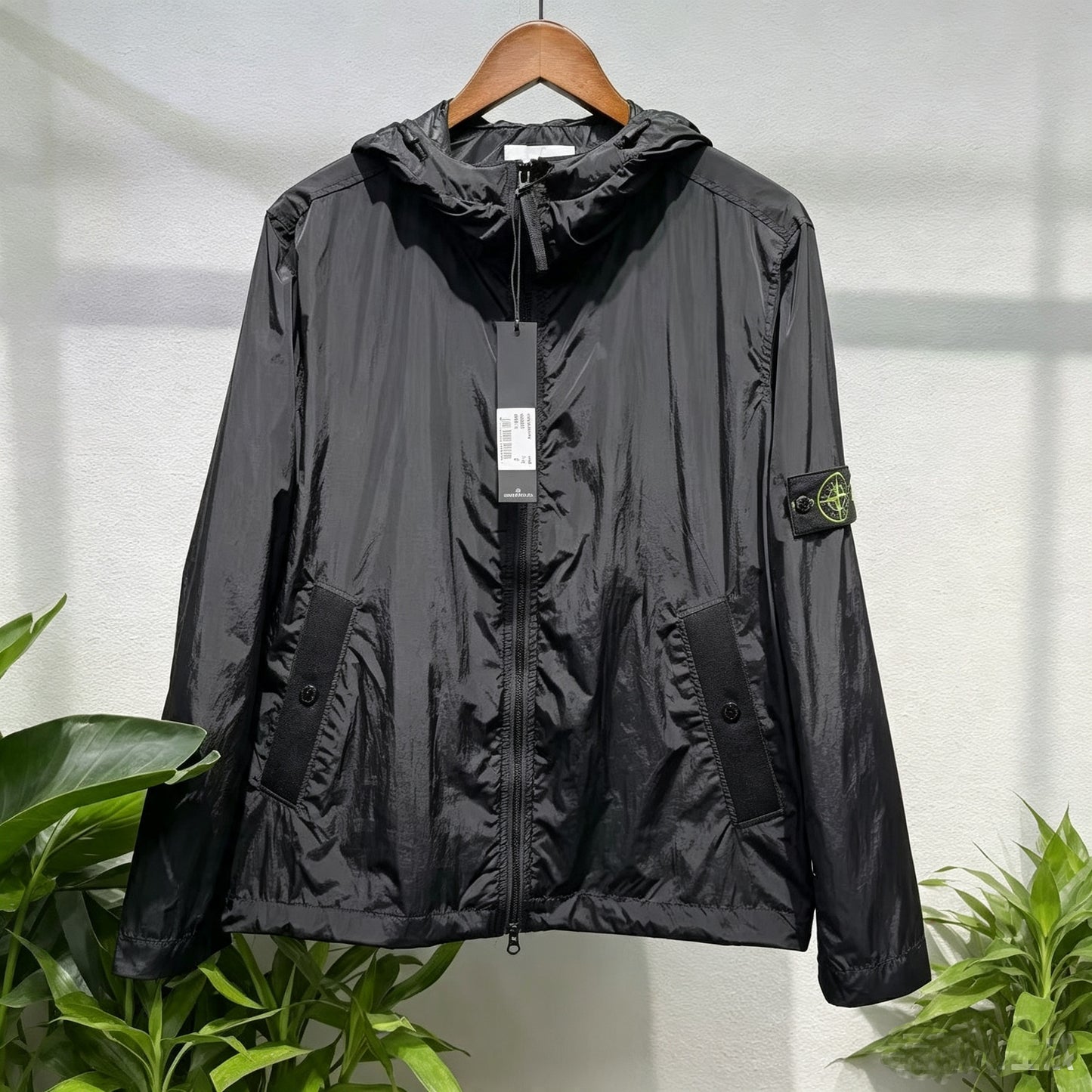 Men's Lightweight Hooded Windbreaker Jacket – Water Resistant Outdoor Casual Jacket