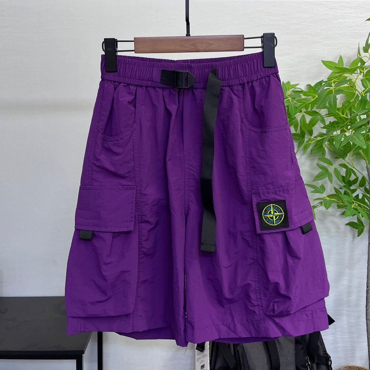 Stone Island Utility-style oversized-pocket shorts