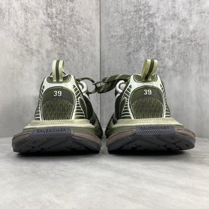 Balenciaga  Limited Edition Couple's Style Shoe