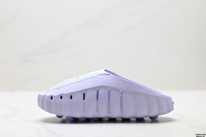Comfortable and soft closed-toe slippers