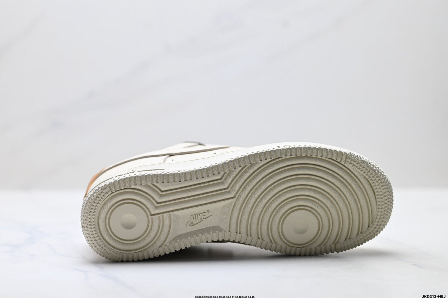 Nike Air Force 1 ’07 Low-Top Sneakers