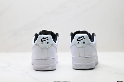 Nike Air Force 1 ’07 Low-Top Sneakers