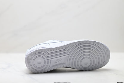 Nike Air Force 1 ’07 Low-Top Sneakers