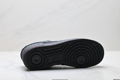 Nike Air Force 1 ’07 Black Sneakers