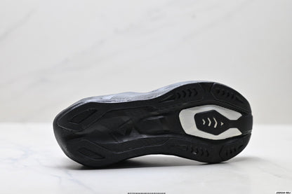 ASICS Novablast 6 Running Shoes