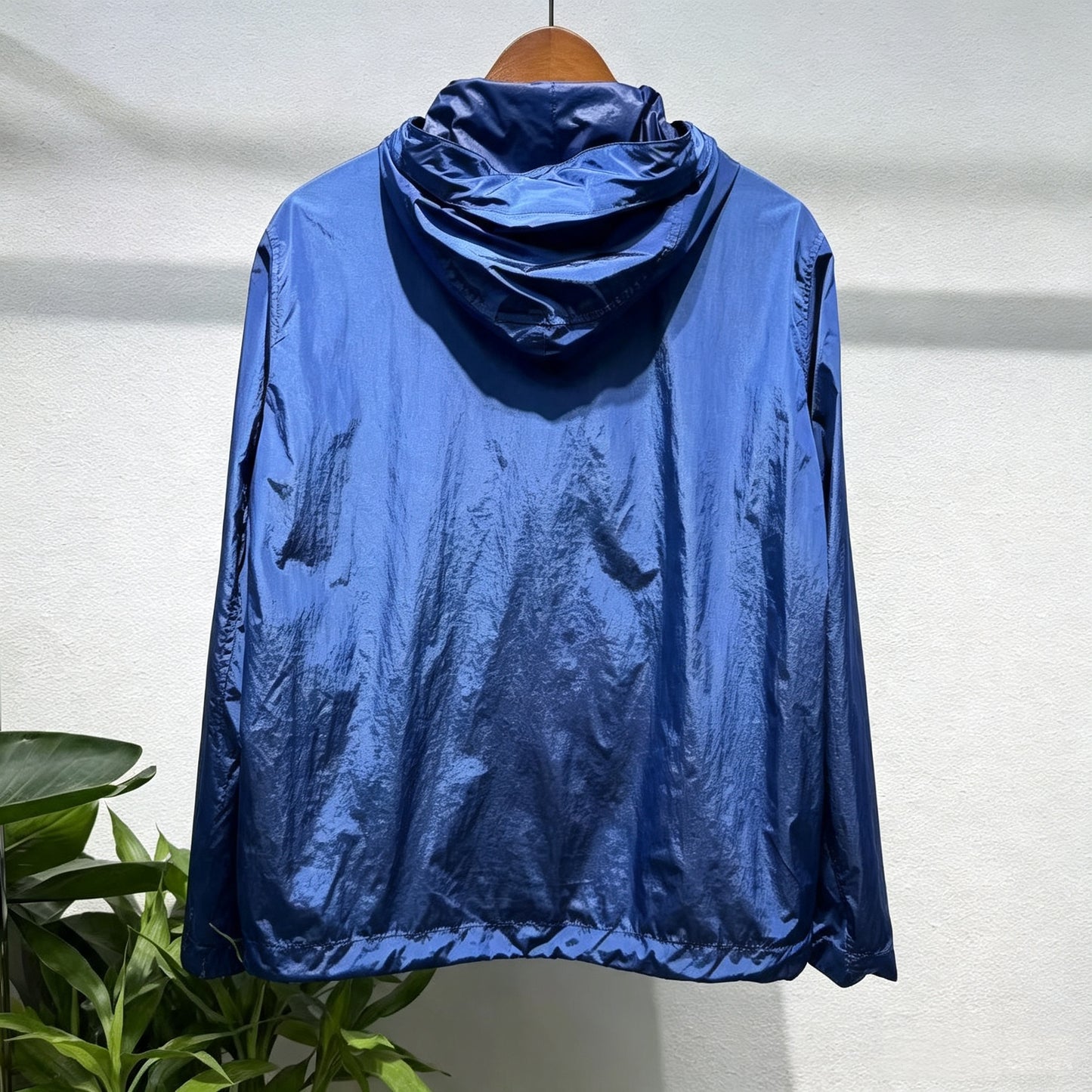 Men's Lightweight Hooded Windbreaker Jacket – Water Resistant Outdoor Casual Jacket