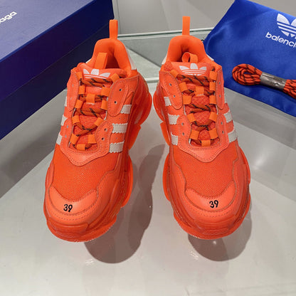 Balenciaga Collaboration Couple's Style Shoe