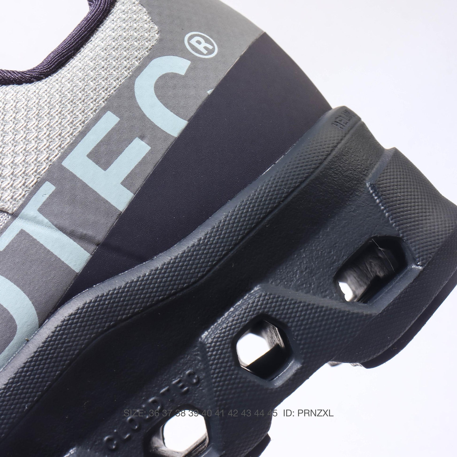 On Running Running Shoes #072