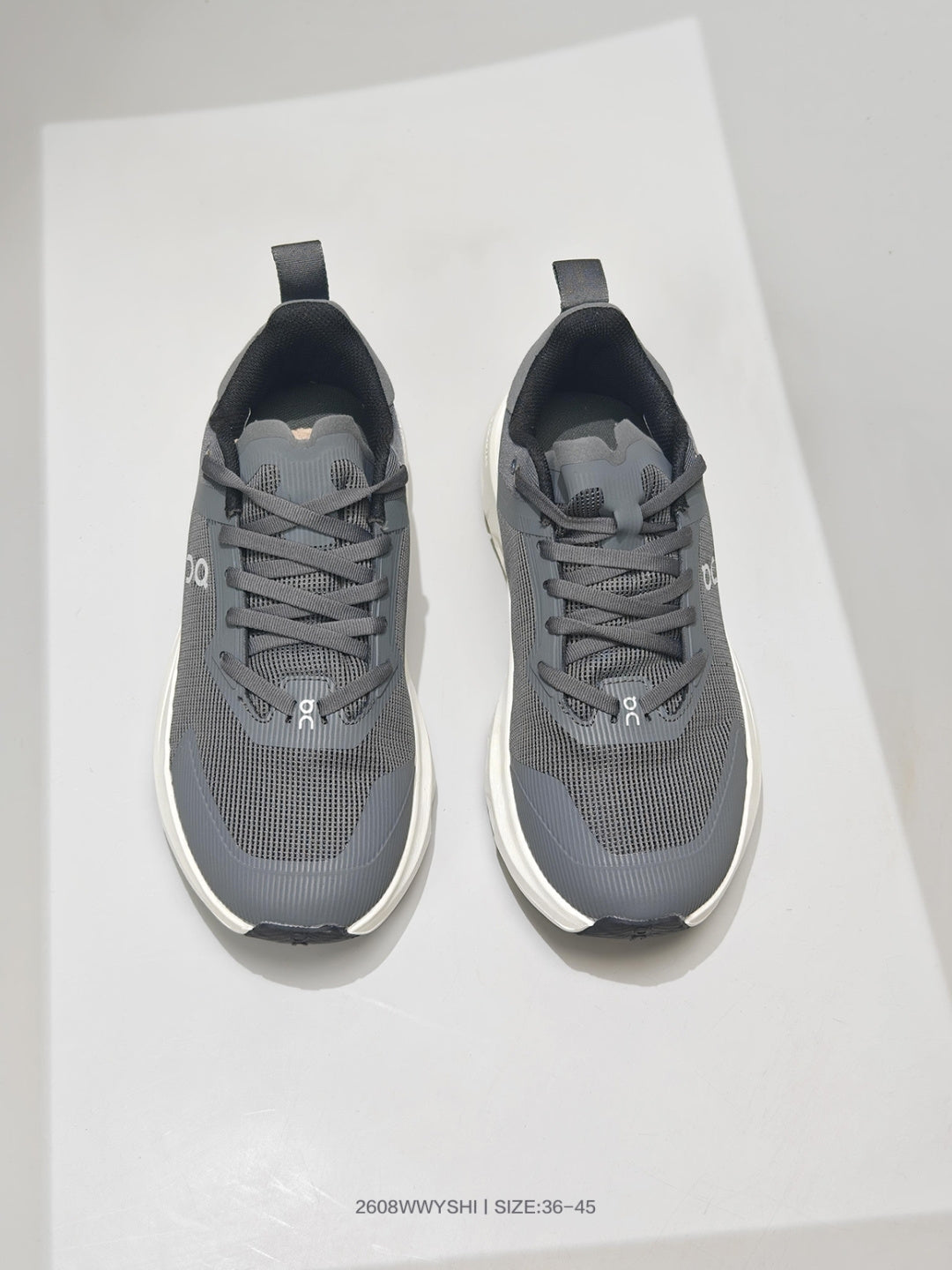 On Running Running Shoes #080